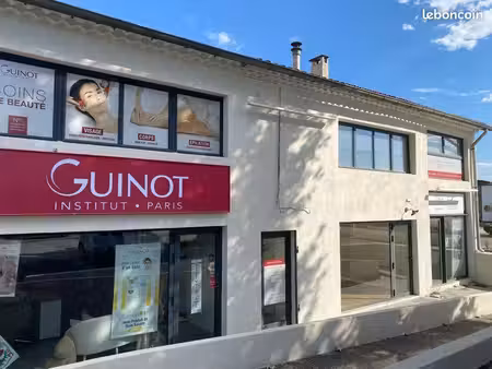 local commercial 44 m² – axe passant et commercial – 900 / mois