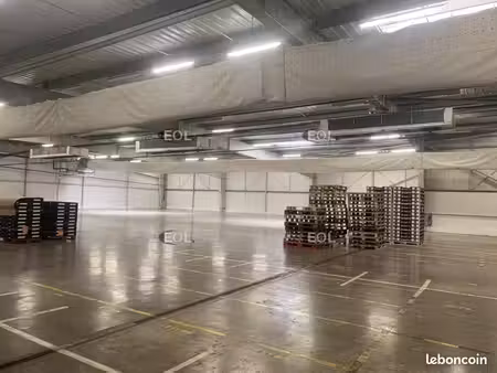 local d'activité 2 660 m²