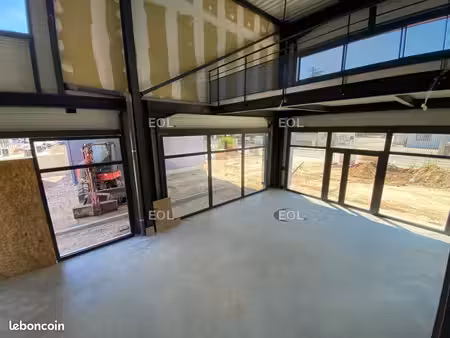 local d'activité 118 m²