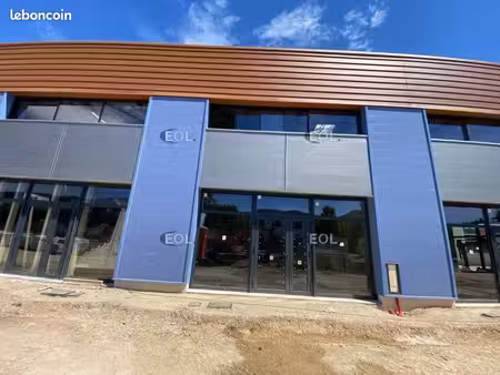local d'activité 121 m²