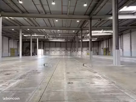 local logistique 6 751 m²