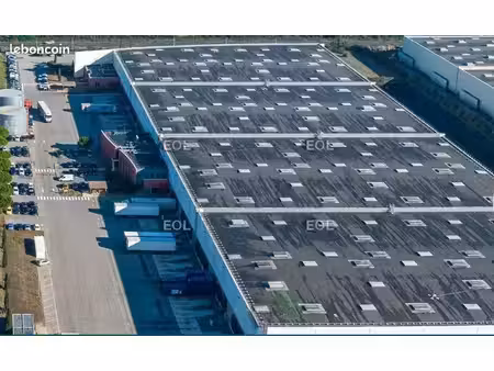 local logistique 26 335 m²