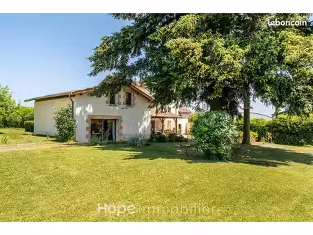 propriété 6 pièces 250 m²