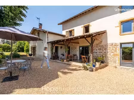 propriété 6 pièces 250 m²
