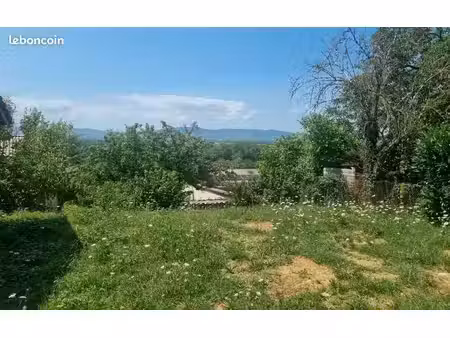 terrain 600 m² guereins