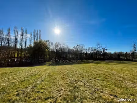 terrain 2 210 m² peronnas