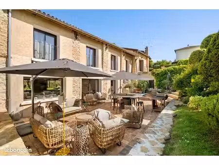 propriété 10 pièces 360 m²