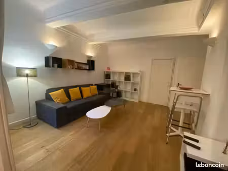 beau t2 en location centre historique