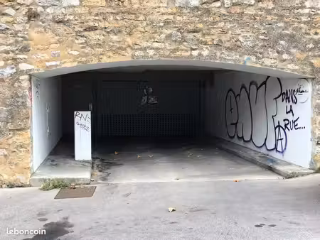 location box fermé 12m2 rue des fantasques lyon 1er