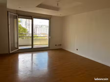 4 pièces · 83 m²4 pièces  83 m² · lyon 69007 · quartier debourg