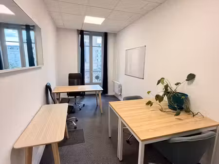 bureau professionnel jusqu’à 4 postes (13m2) en plein centre de lyon  tout compris