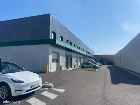 bureaux 154 m² mions