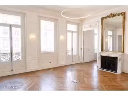 bureaux 633 m²
