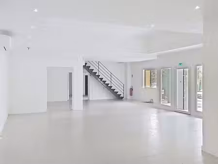 sans frais d'agence local mixte de 275 m2 a louer