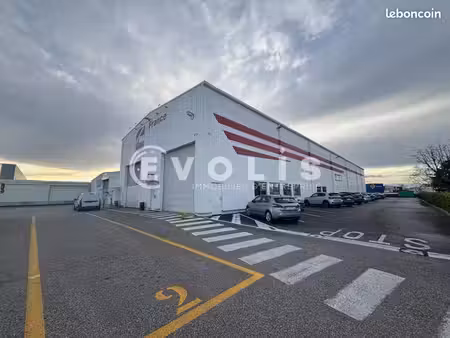 local d'activité 2 495 m²
