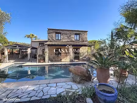 villa 5 pièces 146 m²