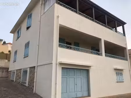 villa 6 pièces 160 m²