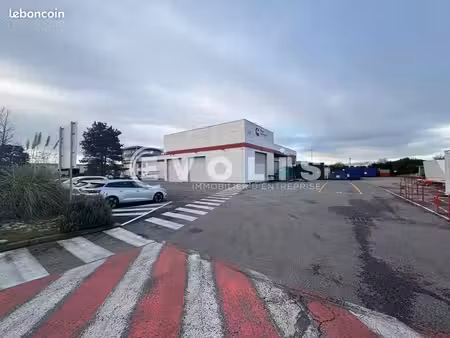 local d'activité 2 041 m²