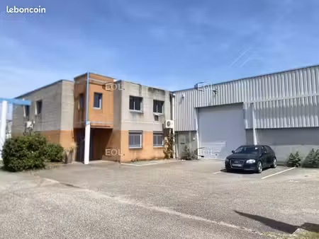 local d'activité 798 m²