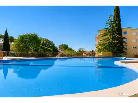 appartement t3 dans résidence avec piscine