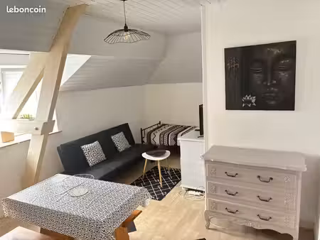 grand studio tout confort meublé toutes charges incluses