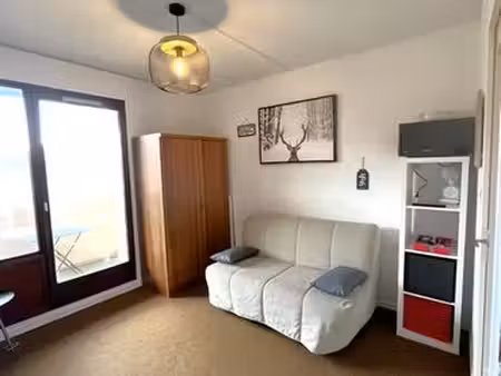 très joli studio sur piste le sauze casier à ski