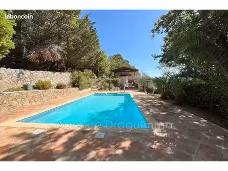 villa 7 pièces 157 m²