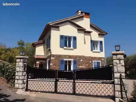 magnifique villa renovée 145 m2 2 garages jardin cloturé