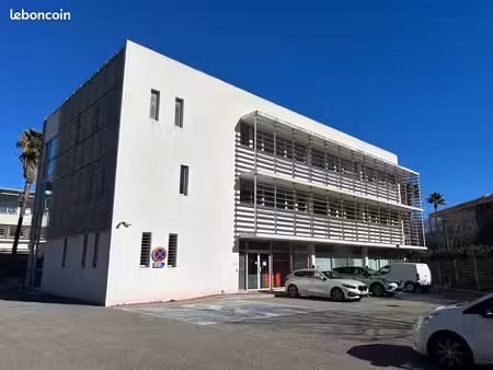 local / bureau de 87 m² à la garde