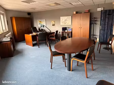 bureau de direction 35 m² – meublé – climatisé – parking – sens (89)