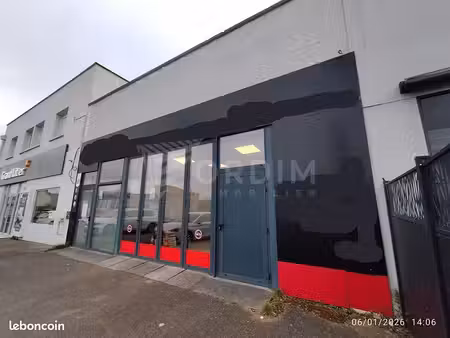 local commercial 160 m² auxerre