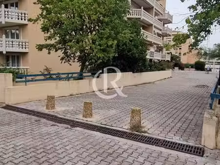 parking/box 15 m² hyères