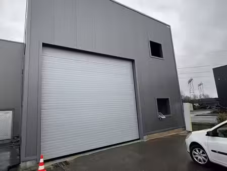 local 208 m² guibeville