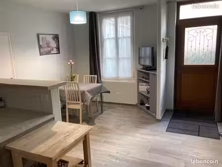 location 3 pièces meublées 50 m2 - clamart gare