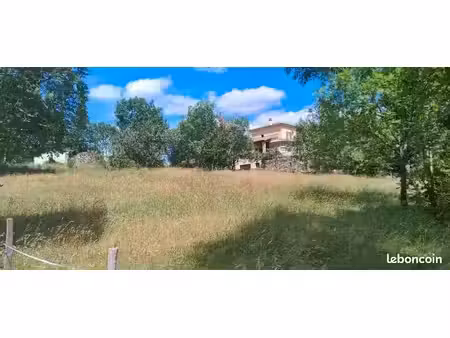 terrain 830 m² jaujac