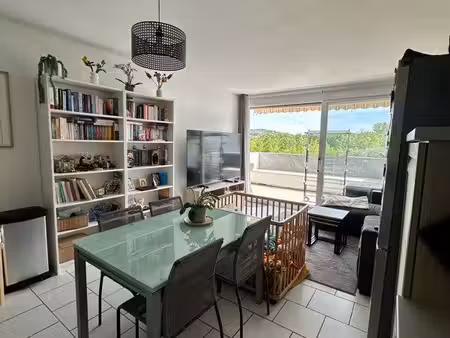 t3 avec terrasse + piscine + parking à ruoms☀️