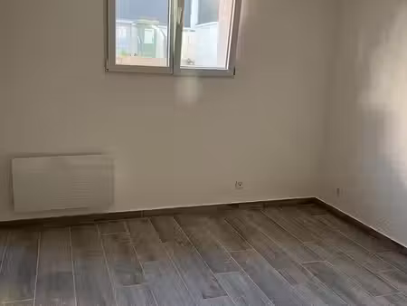 t2 / 39m² / les baconnets (rer b)