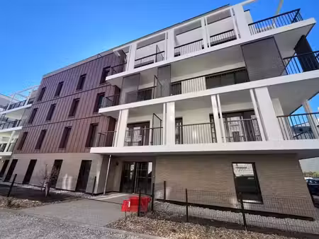 location appartement 3 pièces 70 m² à chambery (73000)  984 €