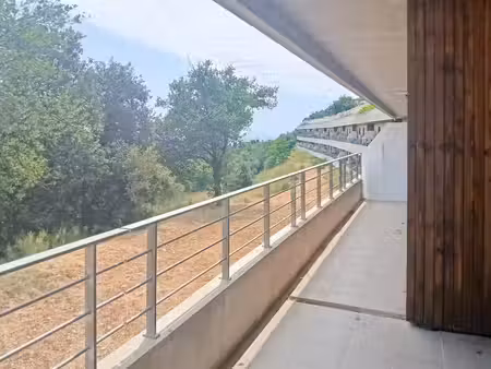 location appartement 3 pièces 75 m² à nice (06000)  1 300 €