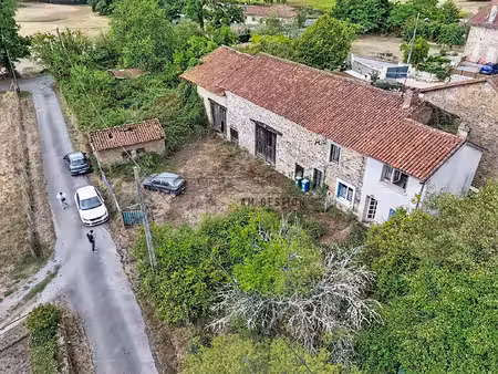 corps de ferme à rénover à seulement 15 minutes de limoges