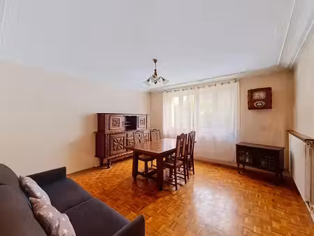 lanester : maison des années 50 avec garage