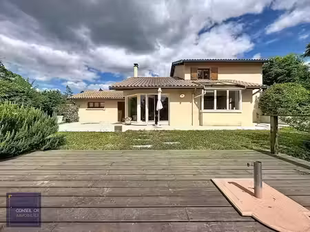 location maison 6 pièces 220 m² à saint-genis-laval (69230)  2 490 €