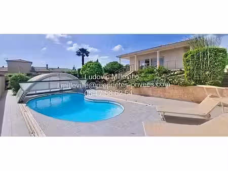 jolie villa de 156m² avec grand garage/piscine sur jardin paysager de 1161m²