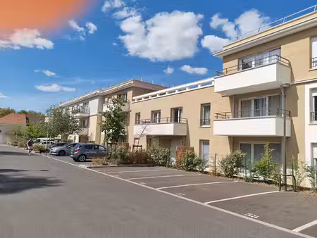 location appartement 3 pièces  60.00m²  combs