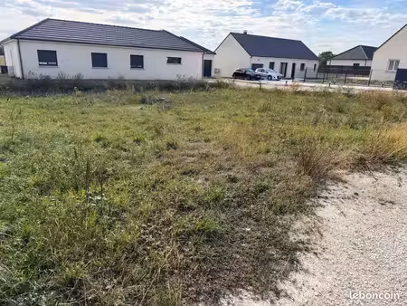terrain à bâtir à saint-lyé 440 m2