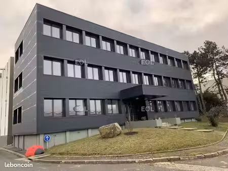 local bureaux 407 m²