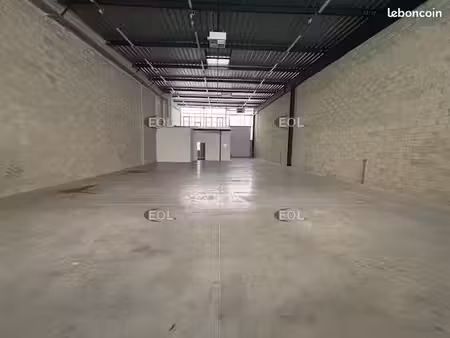 local d'activité 436 m²