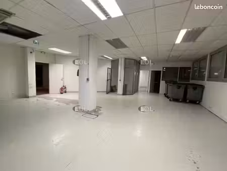 local bureaux 260 m²