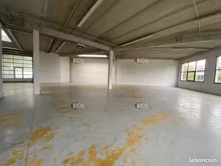 local d'activité 496 m²