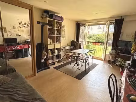 studio 1 pièce 28 m²